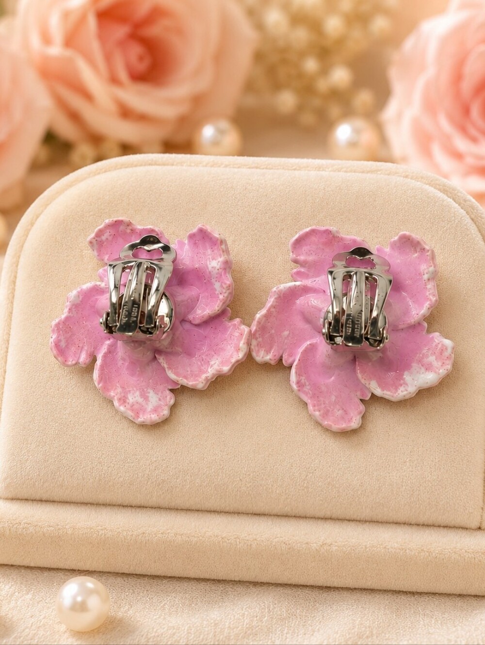 1950s West German Pink Molded Flower Clip-on Earrings - Picture 3 of 6